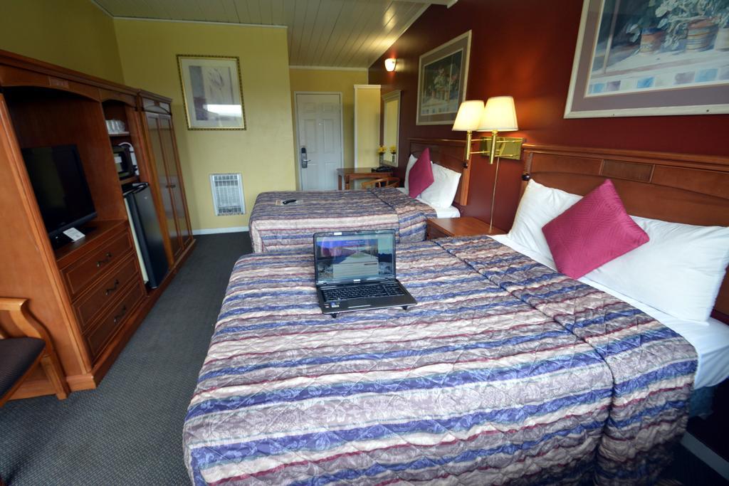 Gateway Inn Ред-Блафф Экстерьер фото