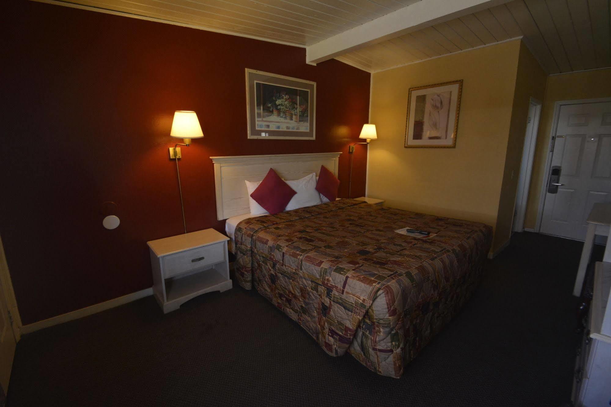 Gateway Inn Ред-Блафф Экстерьер фото